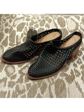 Black Time and Tru Women's Woven block Heeled Mule